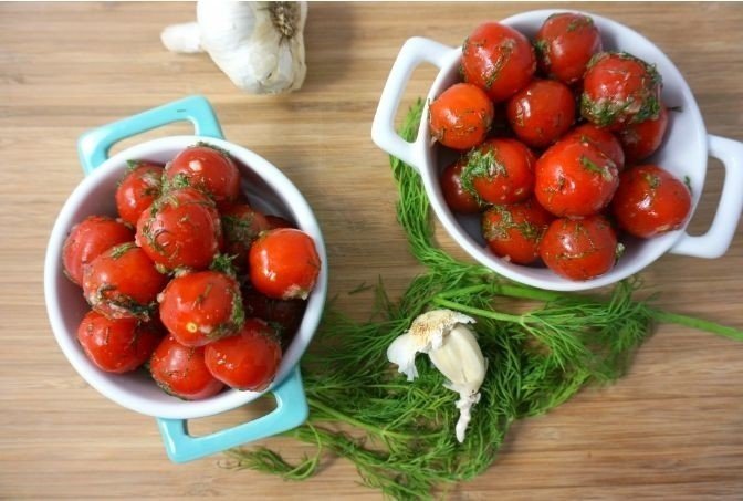 Малосольные бурелые помидоры быстрого приготовления