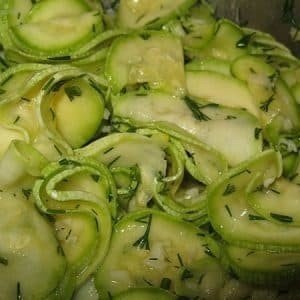 Салат из кабачков с чесноком