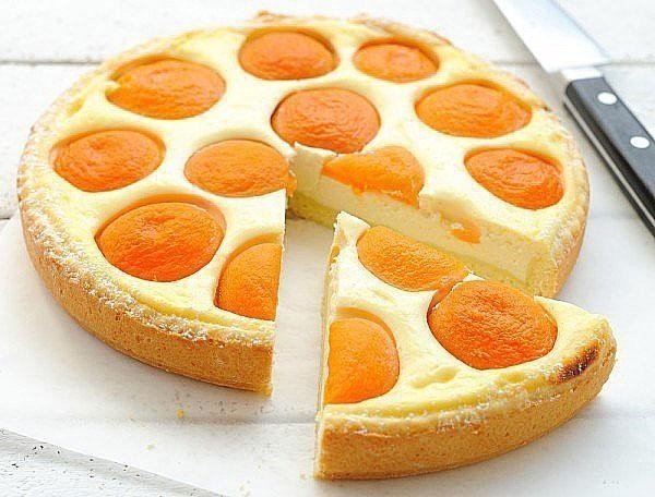 Пирог с творогом и абрикосом